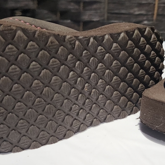 🌟 10/10⭐️ Brown n pink Flip flops - Picture 3 of 6